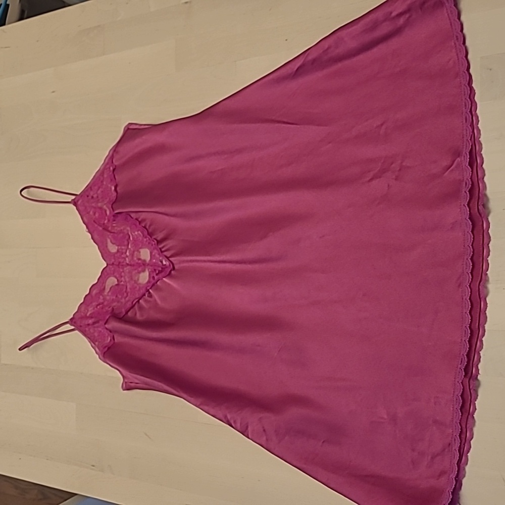 LIKE NEW 1980s VTG Maryann's Boutique Pink Satin Feel Negligee with Lace Details